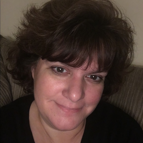 Meet your Posher, Lori - Picture 1 of 1